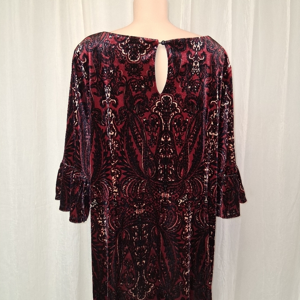 Avenue Women Size 26/28 Burgundy Velvet Long Sleeve Dress - Picture 10 of 16